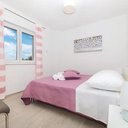 Gorgeous In With Sauna Vikendica Trogir